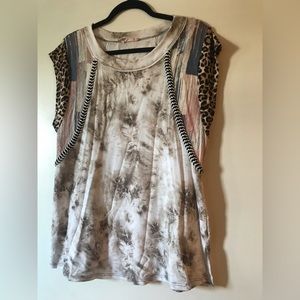 Short-sleeved top w/ rope-accent